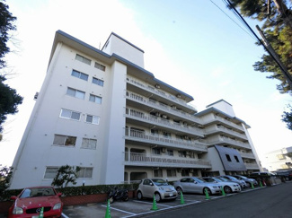 【外観】 | 高台・7階南向きにつき陽当り良好です。
独立性の高い洋室は仕事部屋としてもお使いできます♪