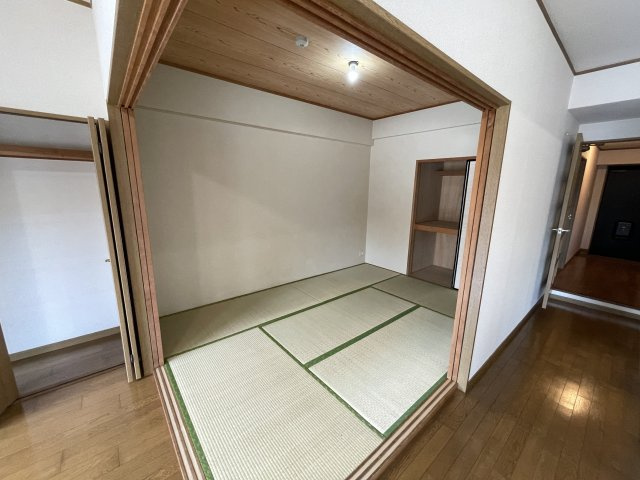 アルテス佐野の和室