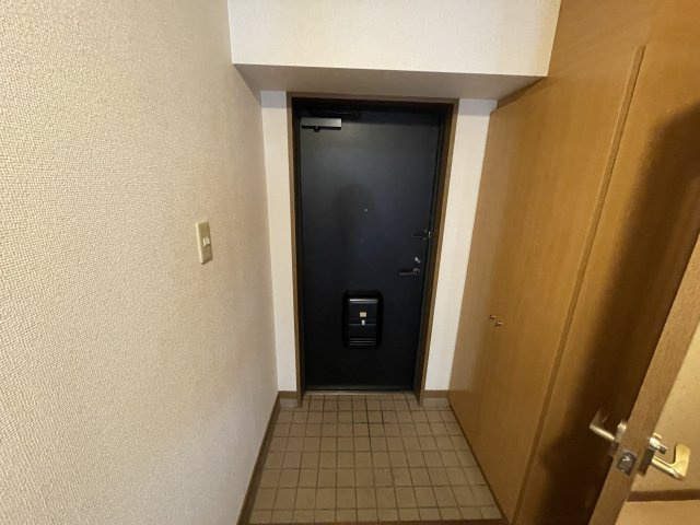 アルテス佐野の玄関