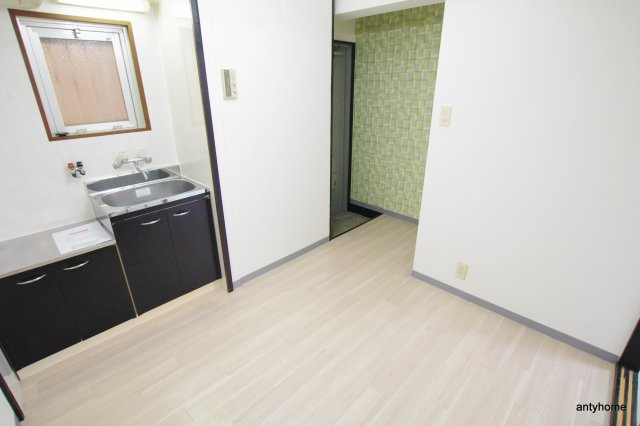 長井ハイツ淡路　仲介手数料無料の居間・リビング