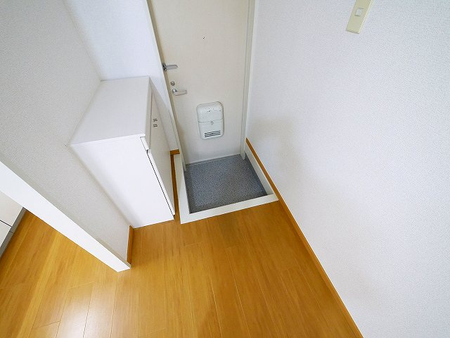 セピアコート（西九条町）の玄関|きれいな玄関です