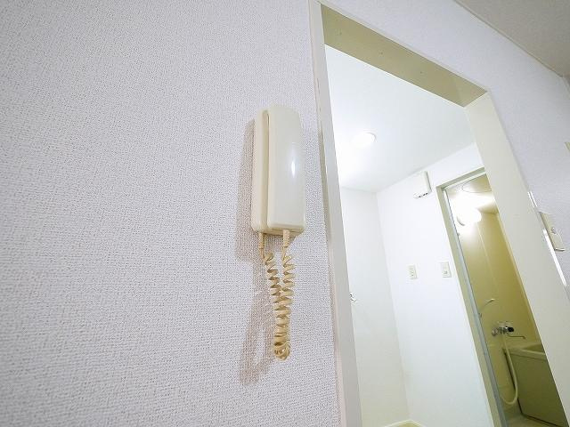 セピアコート（西九条町）のセキュリティ|インターホンもついており安心です。