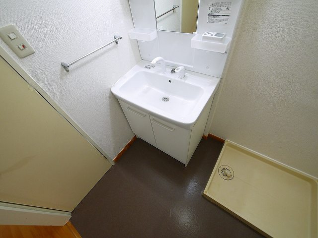 セピアコート（西九条町）の独立洗面台|独立洗面化粧台付き