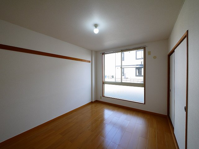 セピアコート（西九条町）の洋室|使い勝手のいい洋室です