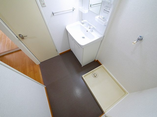 セピアコート（西九条町）の洗面所|使いやすい洗面所です