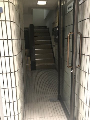 日本橋櫻井ビルのエントランス