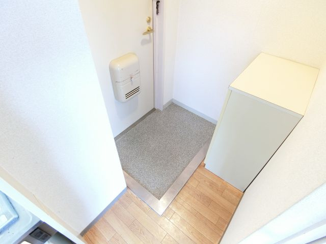スカイ南花台の玄関