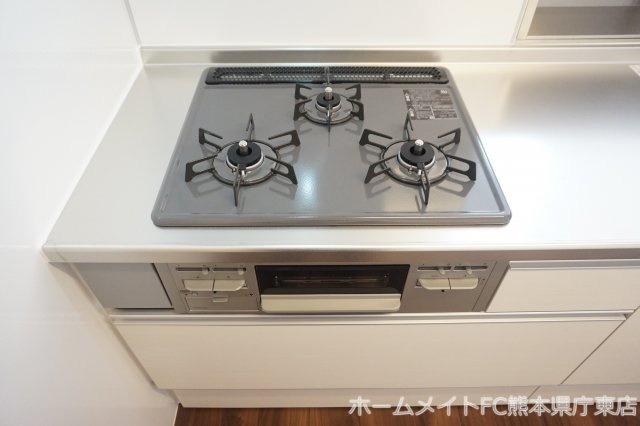 熊本市中央区黒髪１丁目のアパートのキッチン