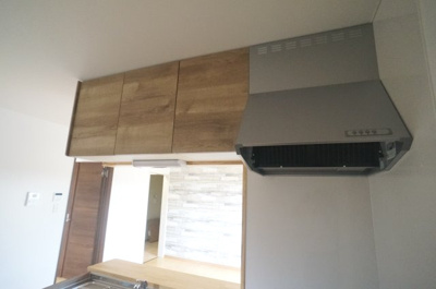 【キッチン】 | グランコート | 吊り戸棚付き。