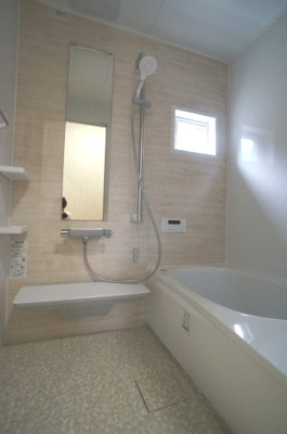 【浴室】 | グランコート | 広々とした浴室