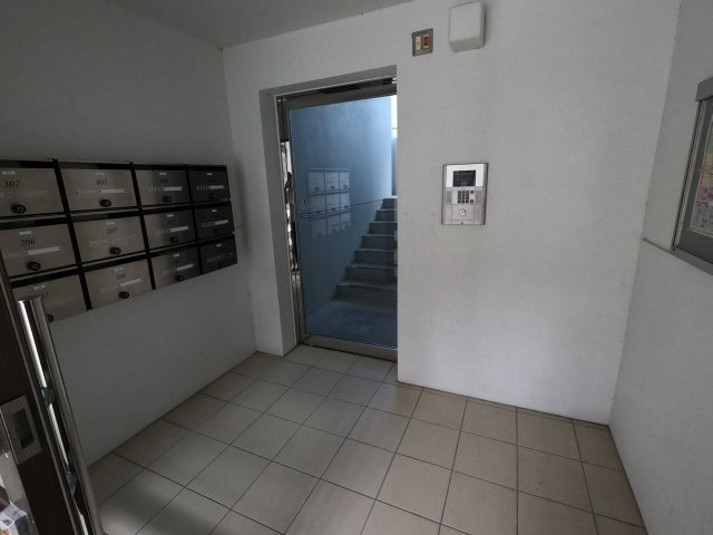 マチタマンションのエントランス|大き目のシューズＢＯＸ
