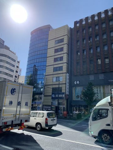 大地ビルの外観