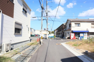 【前面道路含む現地写真】