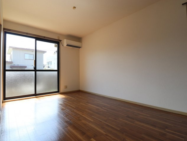 熊本市東区石原１丁目のアパートの居間・リビング