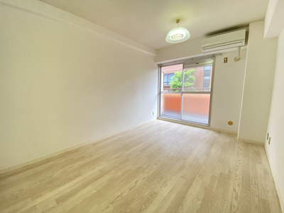 【内装】 | シャレール長居  | 西向きなので日が差し、明るいお部屋です！