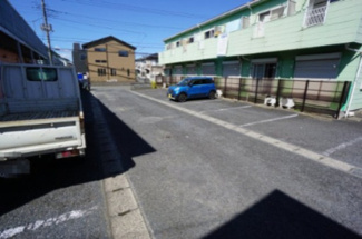 【駐車場】
