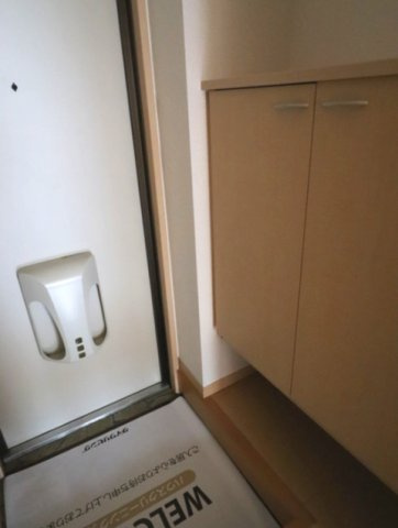 熊本市東区花立６丁目のアパートの玄関