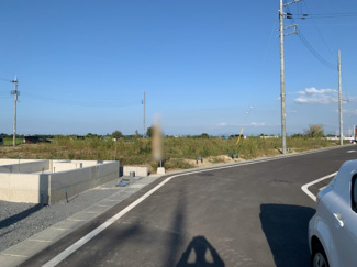 【前面道路含む現地写真】