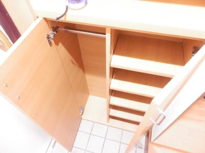 アマデウス万寿寺葛野大路の内装|シューズＢＯＸ