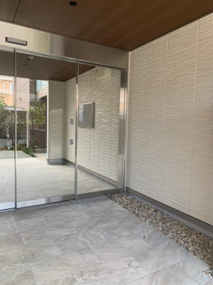 【エントランス】 | ディェーチ | エントランスです