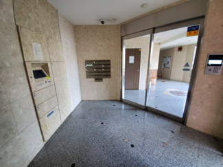 【エントランス】 | オートロック付きで防犯面も安心です。宅配ボックスもあり留守中でも荷物が受け取れ便利です