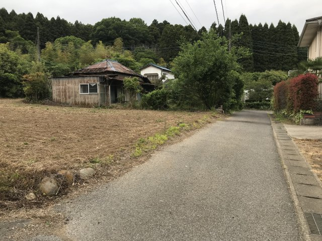 足利市名草中町の売地の前面道路含む現地写真