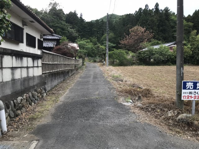 足利市名草中町の売地の前面道路含む現地写真