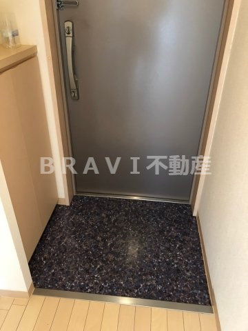 ヴィラタワー谷町　BRAVI不動産の玄関|【ヴィラタワー谷町】シンプルで使いやすい玄関です
