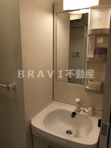 ヴィラタワー谷町　BRAVI不動産の独立洗面台|【ヴィラタワー谷町】独立洗面台で身支度をすべて済ませてしまいましょう