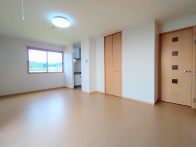 【洋室】 | フォースクエア岡田