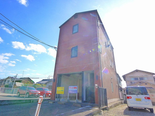 フォレストヒルズ一条アネックス店舗の外観