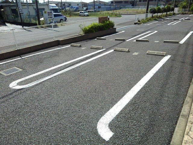 フォレストヴィラＢの駐車場