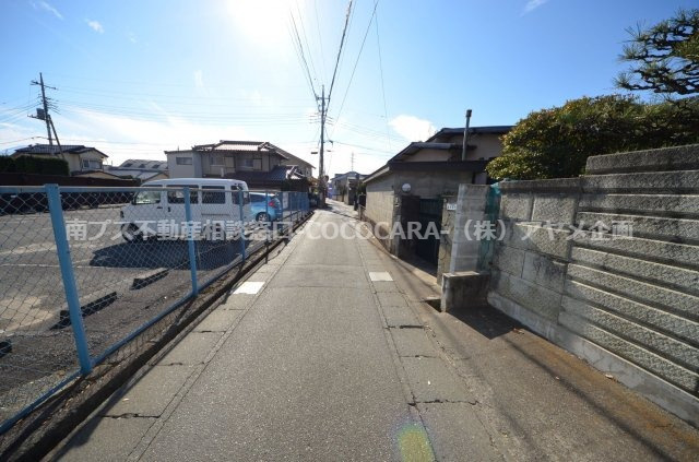 手数料４０％ＯＦＦ　甲府市上石田　中古住宅　2750万円 の周辺|全面東側道路　北側より撮影