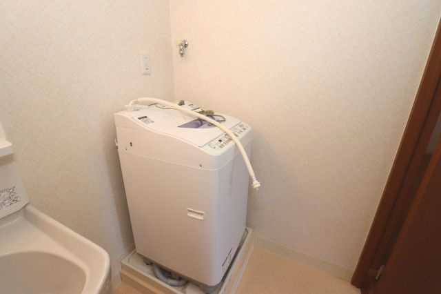 ロイヤルリバーの洗面所|明るい洗面所です