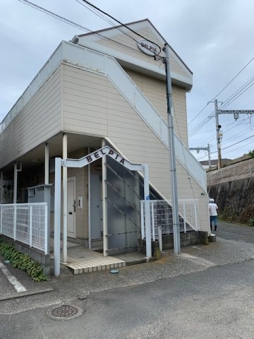 横須賀市大津町５丁目のアパート