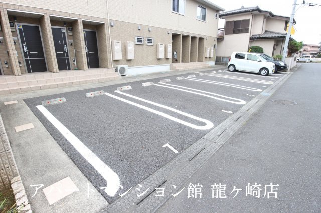 Elan(エラン)の駐車場