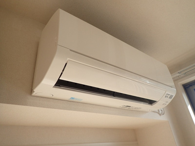 【設備】 | チェスナッツメゾンⅢ【SHM】 | ※参考写真※リビングダイニングキッチンには暑い夏や寒い冬に大活躍のエアコン付きです☆冷暖房完備で1年中快適に過ごせます♪