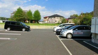 【駐車場】