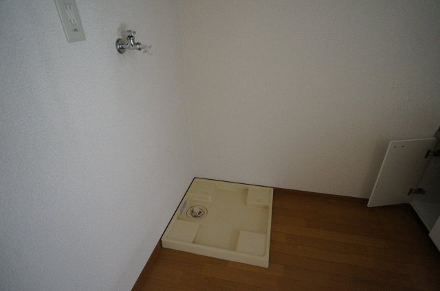 【設備】 | コーポラベンダー | 室内洗濯置場