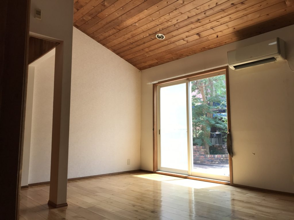多摩市連光寺３丁目の住宅付店舗一部の居間・リビング|駅前のコロナを避ける住宅街ロードサイド【コートビレッジ桜ヶ丘PartⅠテラス】