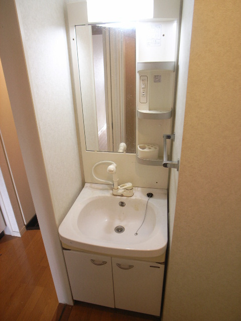 アクタス天神セントラルタワー　14階の独立洗面台|別号室のものです。現状優先になります。