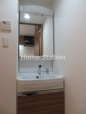 【独立洗面台】 | ポルト・ボヌール梅田WEST