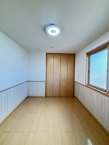 リビングタウン両三柳Ｂ棟の洋室