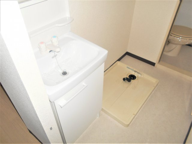 ドエル津田沼の独立洗面台|朝など便利な独立洗面台です