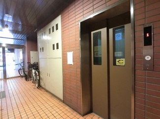 【その他共用部分】 | お買い物時やベビーカーの出し入れに便利なエレベーター付