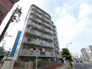 【外観】 | 東急池上線「石川町」駅徒歩4分と好立地。
希望ヶ丘商店街まで徒歩5分と買物利便性良好です。
