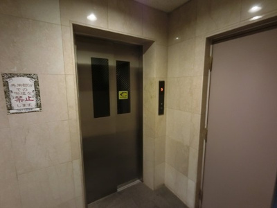 【その他共用部分】 | パルナス阪東橋 | お買い物時やベビーカーの出し入れに便利なエレベーター付