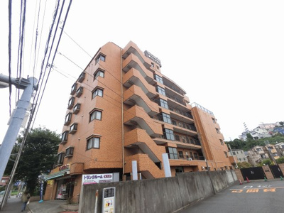 【外観】 | ライオンズマンション保土ヶ谷第2 | 1階には小型スーパーがあり、利便性◎です。