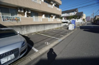 【駐車場】