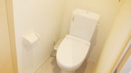 リブリ・Red.B5のトイレ|ウォッシュレットタイプのトイレです